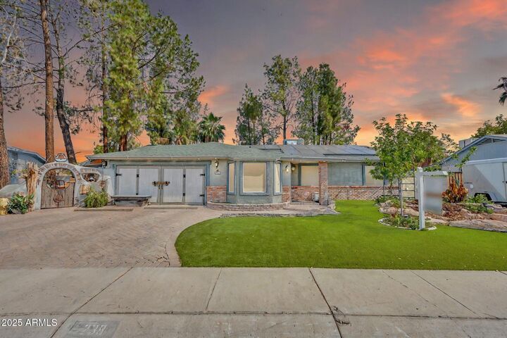 238 E Leah Lane  Gilbert AZ 85234 photo