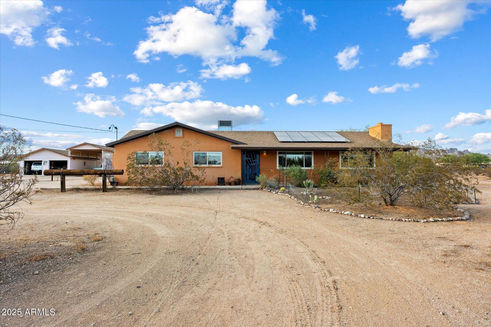 Property Photo: 10918 E Elmwood Street AZ 85207