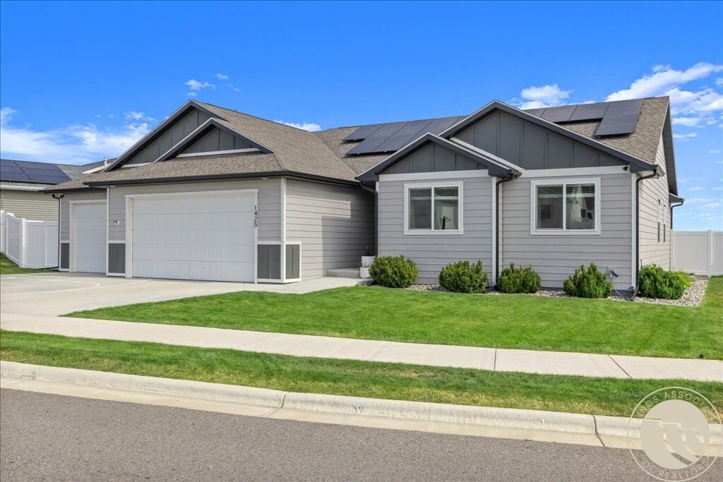 Property Photo:  1425 Las Palmas Ave  MT 59105