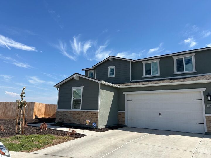 Property Photo: 14301 Shady Tree Court CA 93314