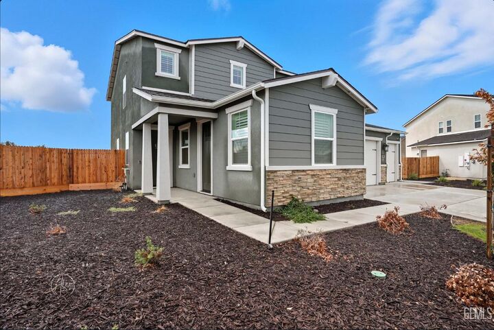 Property Photo: 14301 Shady Tree Court CA 93314