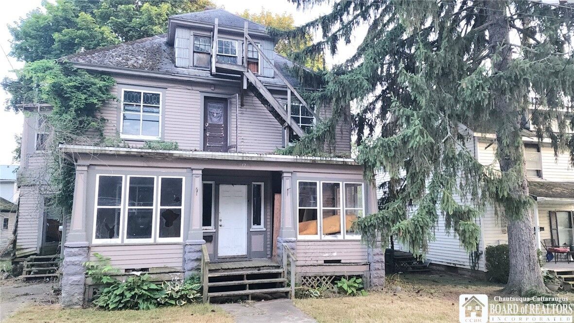 Property Photo: 17 12th Street 3 NY 14701