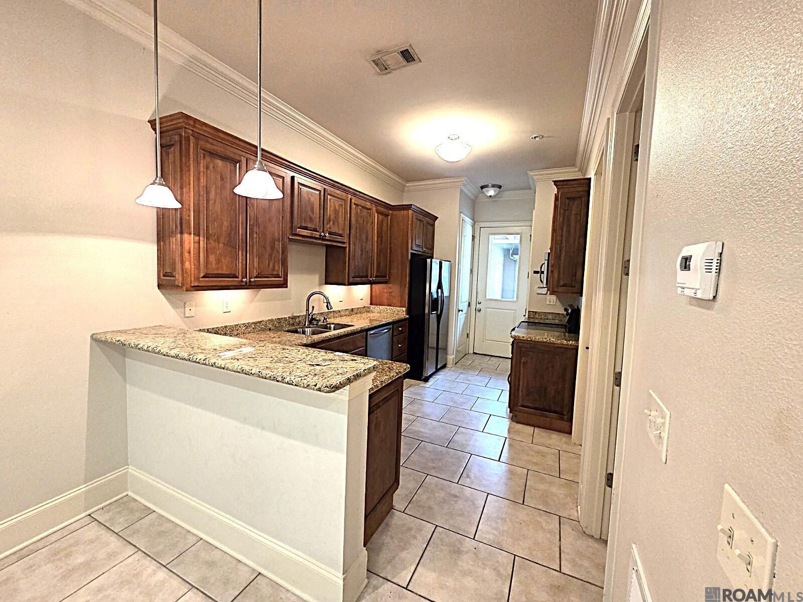 Property Photo: 4637 Burbank Dr #309 LA 70808