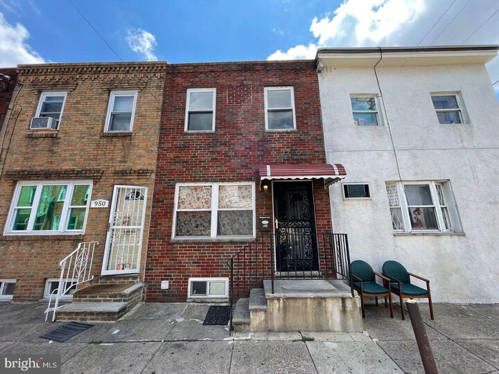 Property Photo:  952 Winton Street  PA 19148 