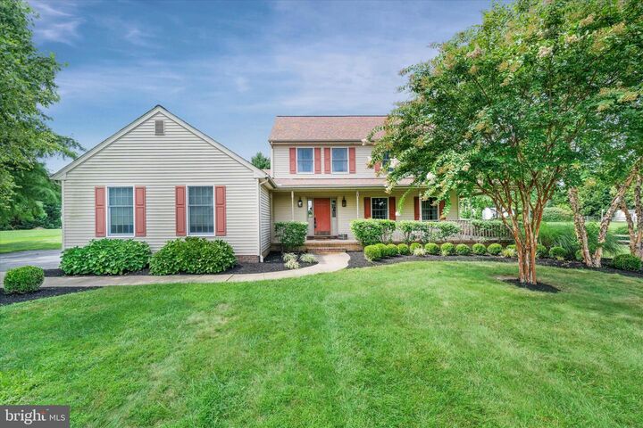 Property Photo:  163 Bakerfield Drive  DE 19709 