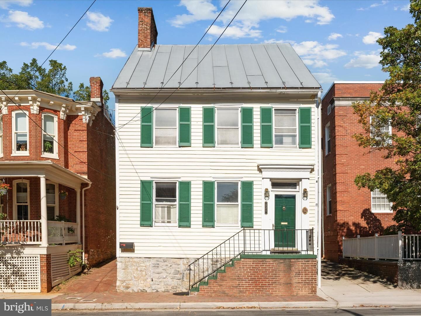 Property Photo:  121 N Washington Street  VA 22601 