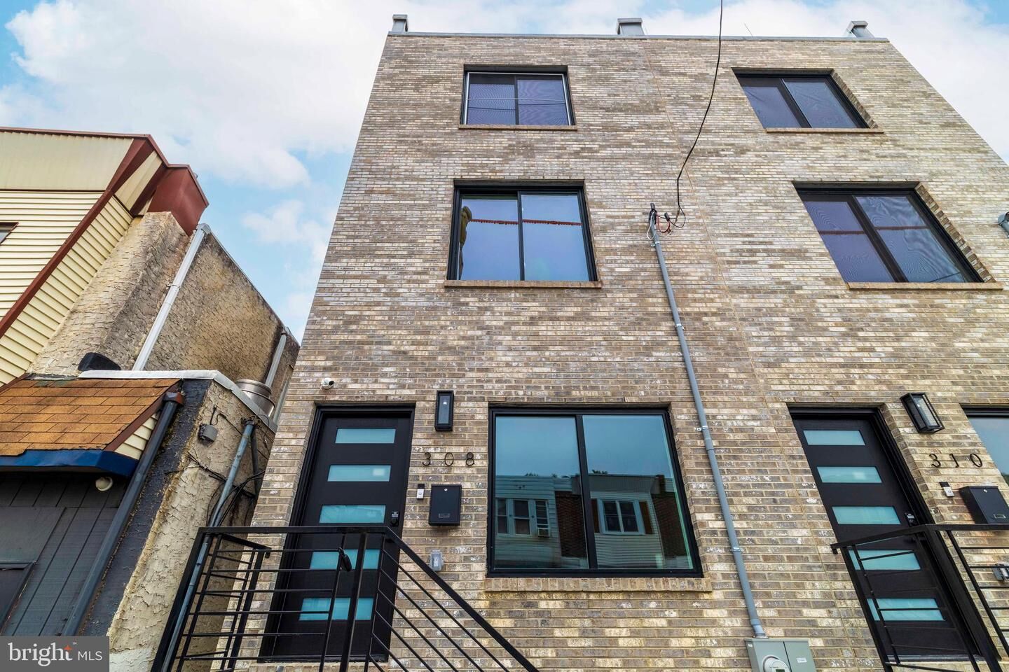 Property Photo: 308 W Porter Street PA 19148