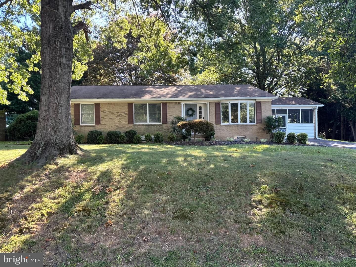 Property Photo: 24808 Showbarn Circle MD 20872