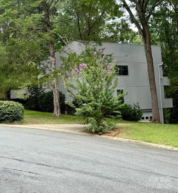 3423 Tinkerbell Lane  Charlotte NC 28210 photo