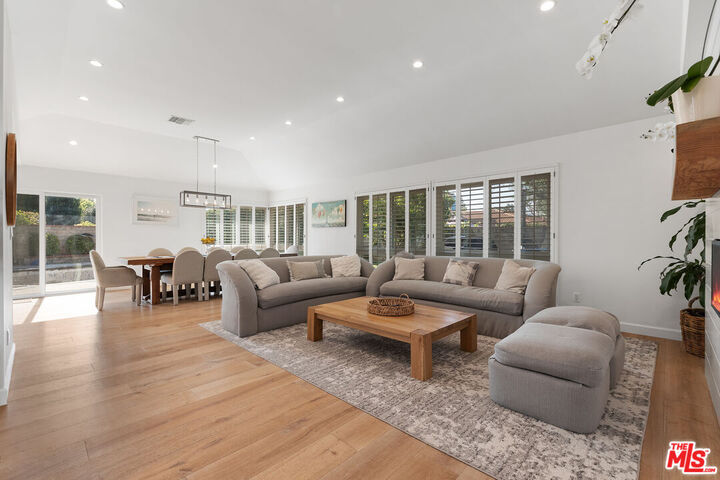 Property Photo: 4551 Wolsey Ct CA 91361