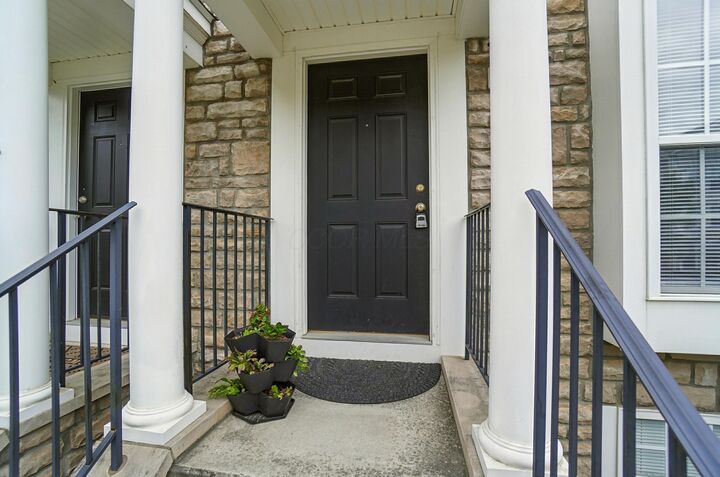 Property Photo:  5579 Crystal Falls Street  OH 43016 