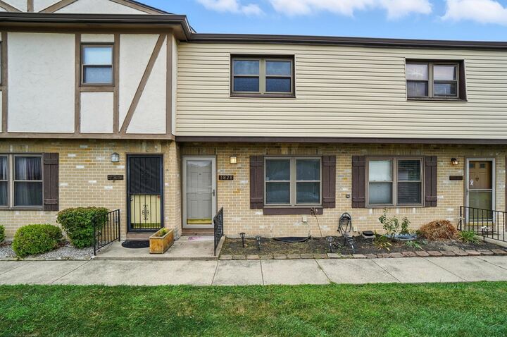 Property Photo:  3828 Queen Anne Place  OH 43123 