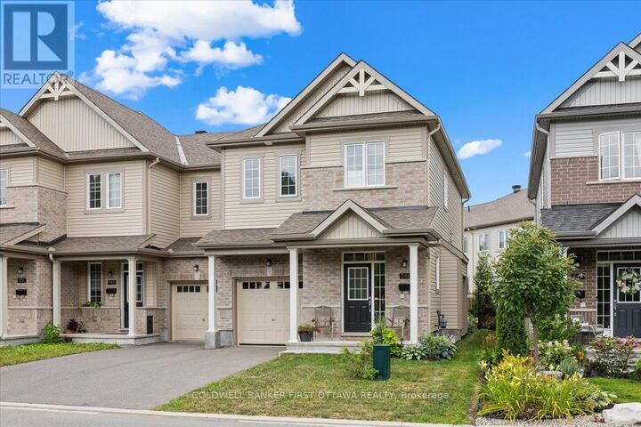 Property Photo:  545 Tulip Tree Way  ON K1W 0L8 