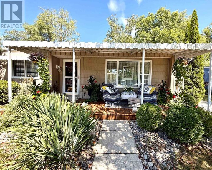 Property Photo: 29 Maple Grove Court ON N0M 1T0