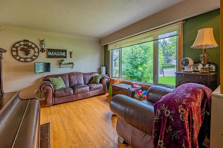Property Photo: 209 Thackeray Avenue MB R1N 0A8