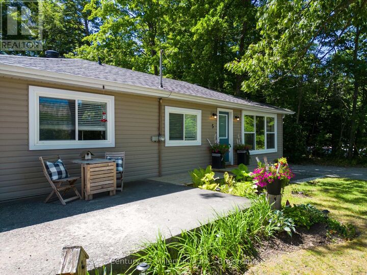 Property Photo: 5 Bells Park Road ON L9Z 2X2