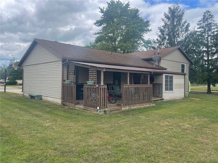 Property Photo:  2872 E Empire Drive  IL 62411 