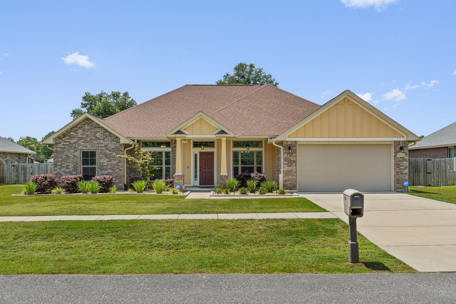 Property Photo: 5330 Wyndell Circle FL 32539