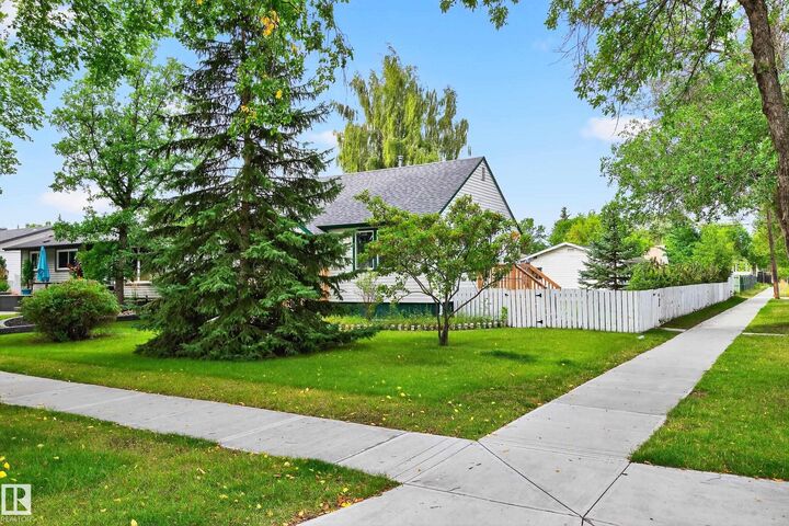 12244 79 Street NW  Edmonton AB T5B 2L7 photo