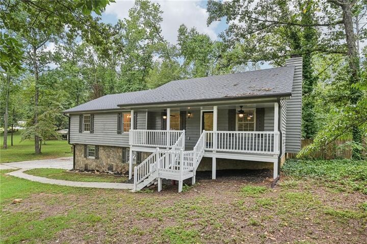 Property Photo:  230 Oakridge Drive SE  GA 30121 