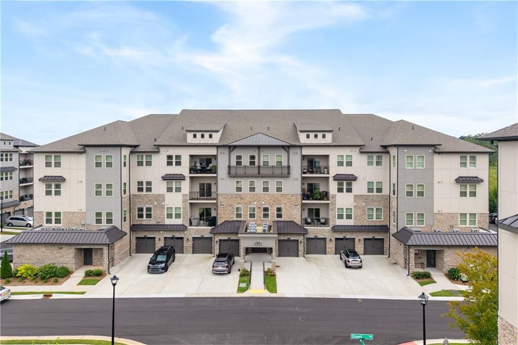 Property Photo:  3321 Orwell Way 3301  GA 30041 