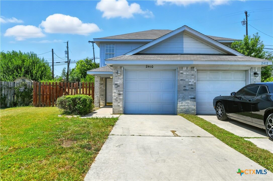 Property Photo: 2410 Royal Crest Circle TX 76549