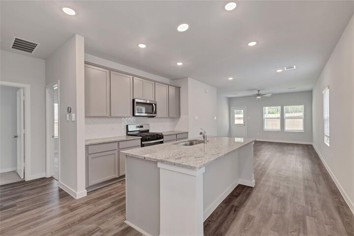 Property Photo: 211 Intrepid Trail TX 77354