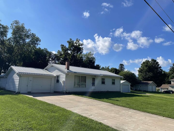 210 Union Street  Fayette IA 52142 photo