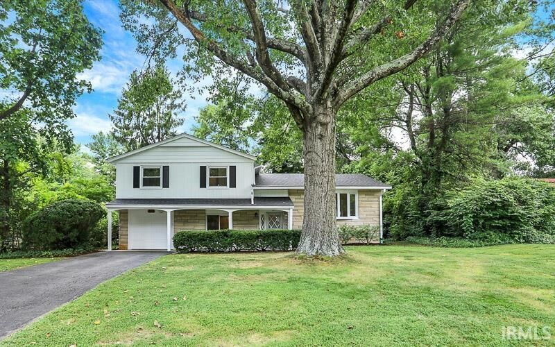 Property Photo: 103 N Lexington Drive IN 47408-4327