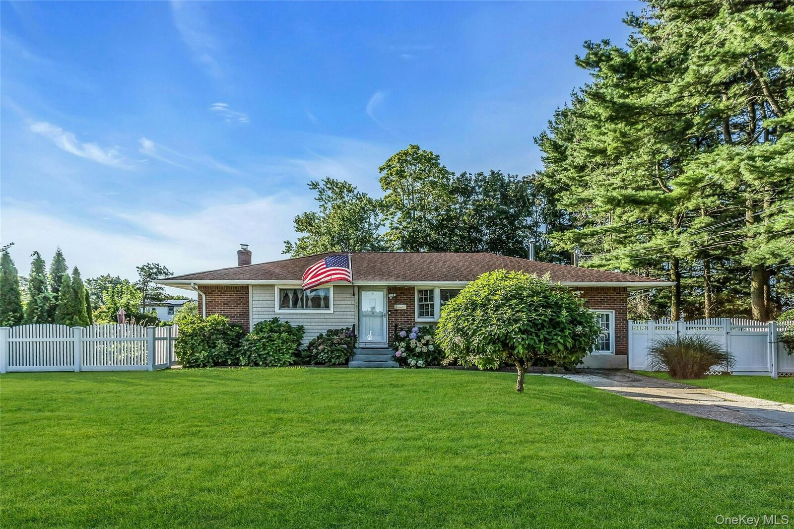 Property Photo:  425 14th Street  NY 11704 