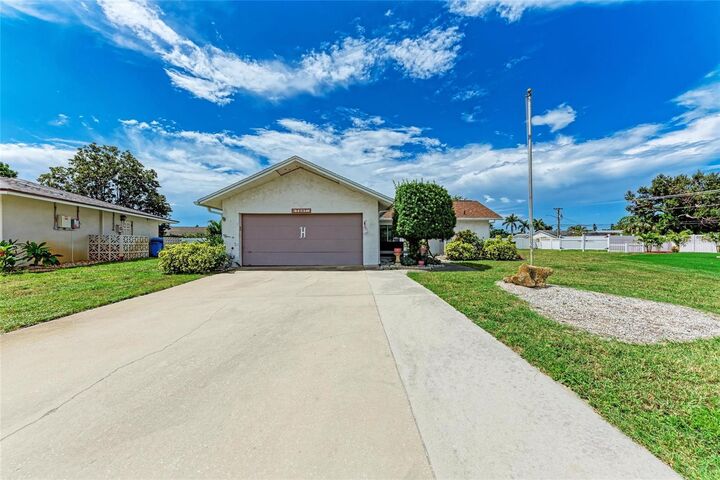 Property Photo: 7407 14th Avenue W FL 34209