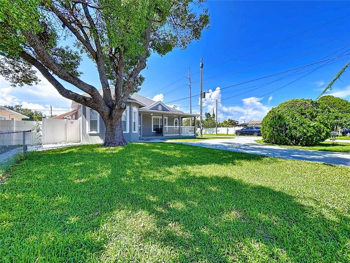 Property Photo: 3324 W Abdella Street FL 33607