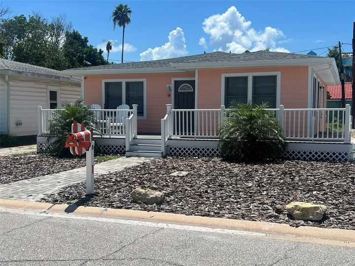 Property Photo: 5 82nd Avenue FL 33706