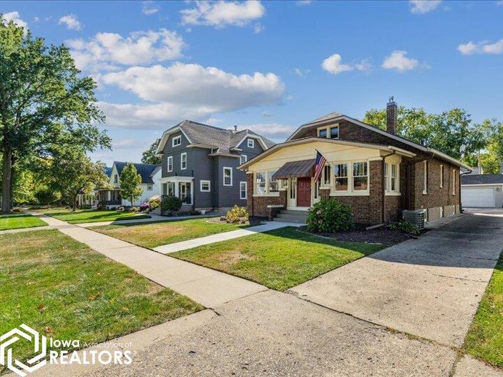 Property Photo:  2035 Highland Avenue  IA 52601 