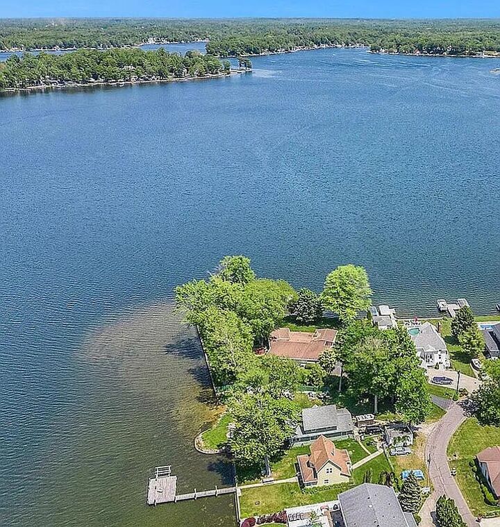 Property Photo: 7206 Beechwood Circle MI 49098-9329