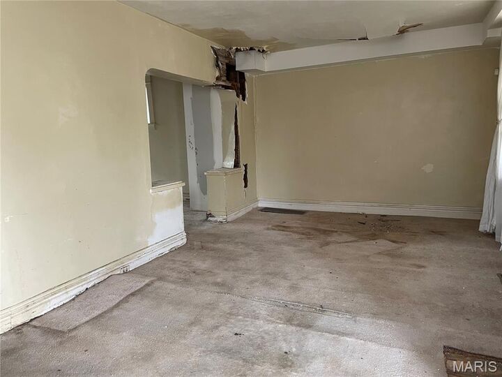 Property Photo: 7025 Hunter Avenue MO 63121