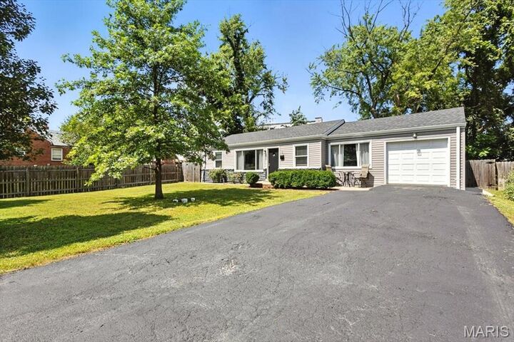 Property Photo: 1 Dickson Court MO 63122