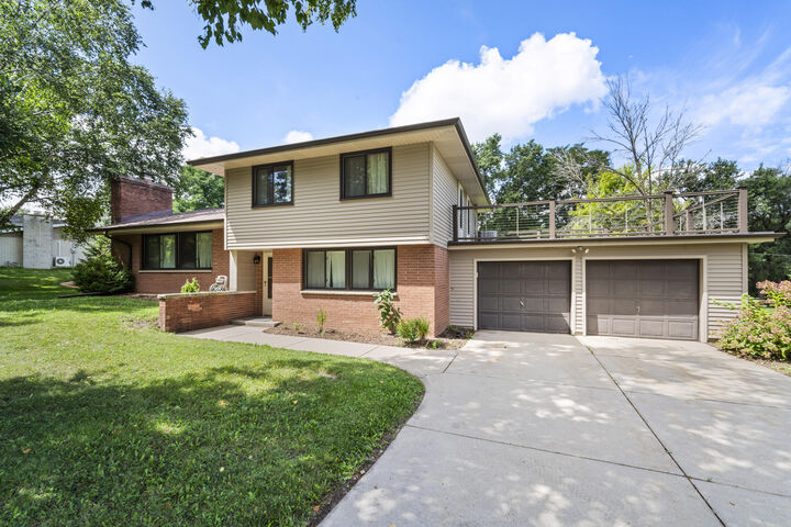 3321 S El Sirroco Dr  New Berlin WI 53151 photo