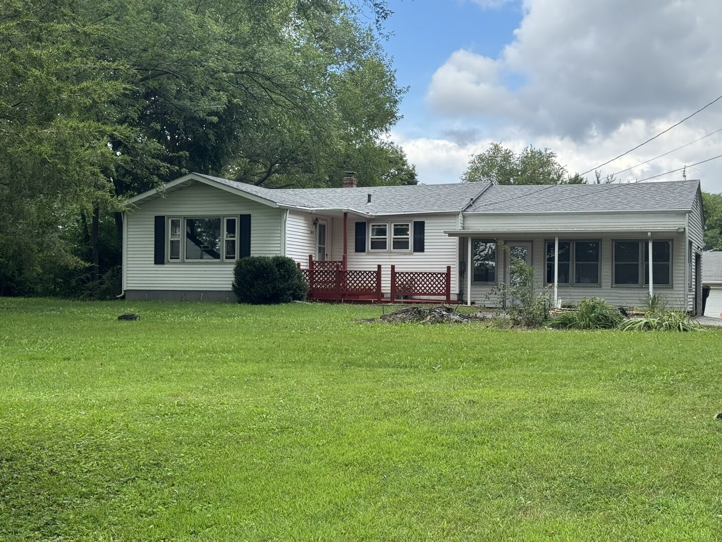 Property Photo:  1826 Leonard Road  IL 61109 