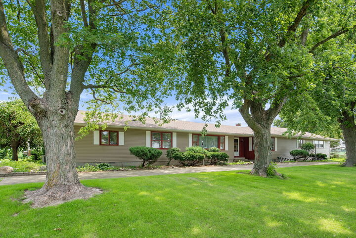 Property Photo: 9994 N 3300 East Road IL 60921