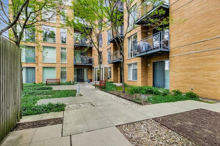 Property Photo: 1720 Oak Avenue 403 IL 60201