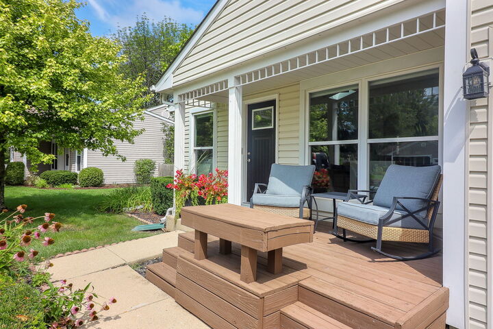 Property Photo: 323 Danbury Drive IL 60565