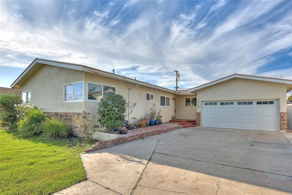 Property Photo:  2149 W Cris Avenue  CA 92804 