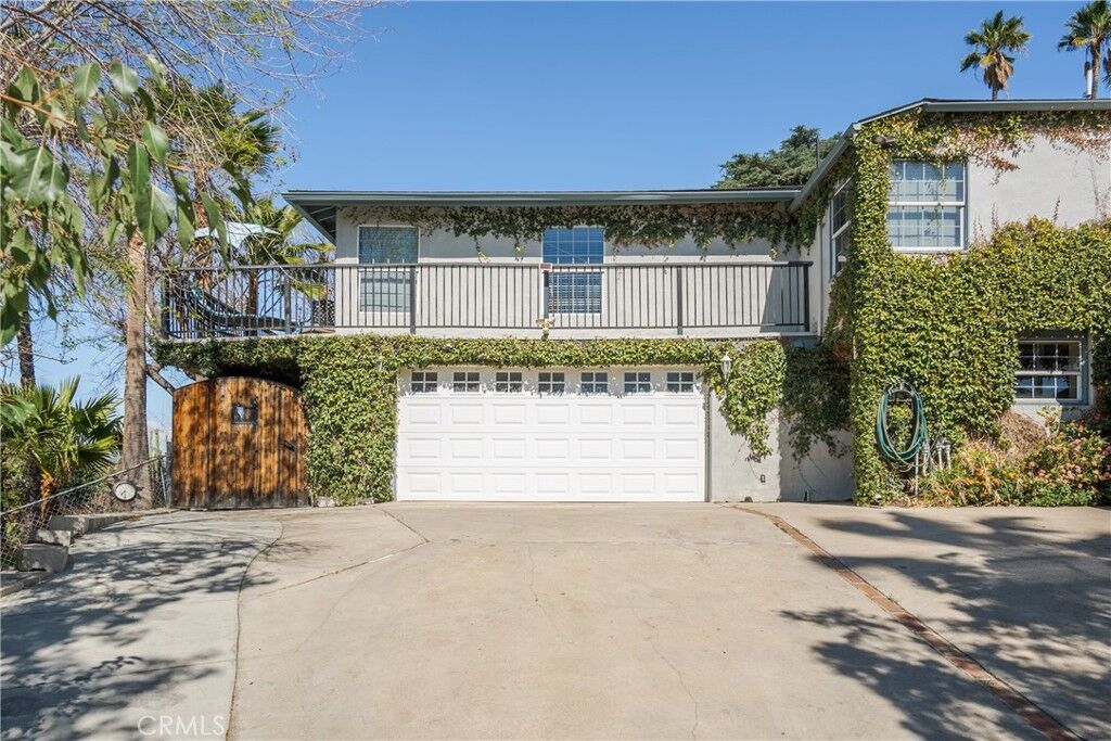Property Photo: 3003 Central Avenue CA 92506