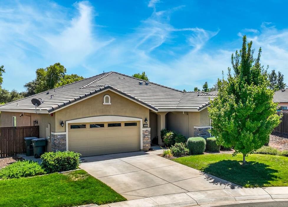Property Photo: 400 Canterbury Court CA 95640