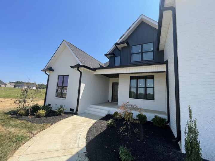Property Photo: 1709 Oliver Park Blvd TN 37043
