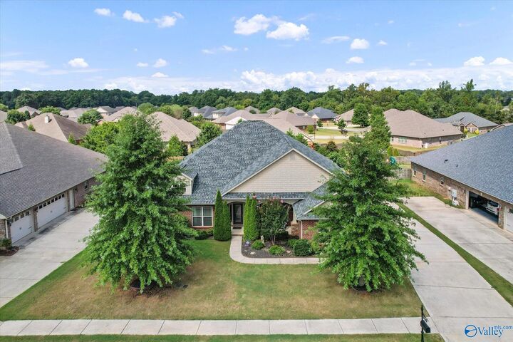Property Photo:  214 Maplebrook Drive  AL 35756 