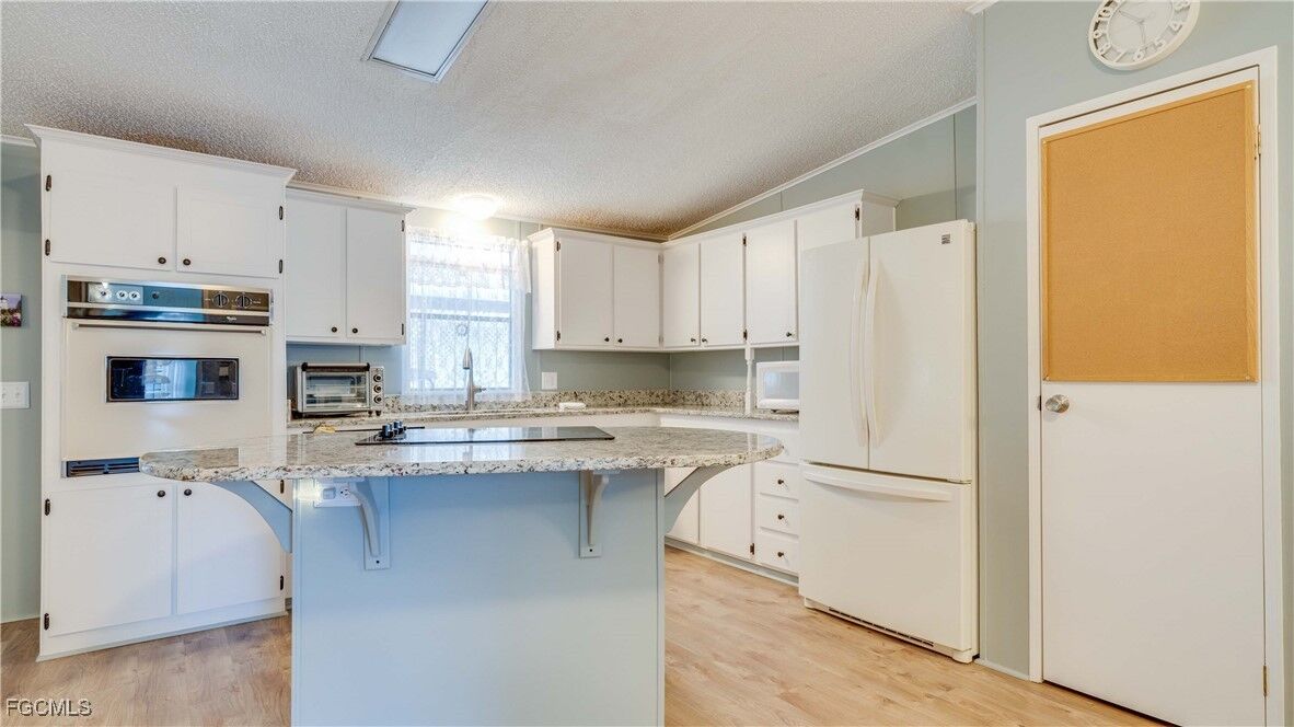 Property Photo:  566 Horizon Drive  FL 33903 