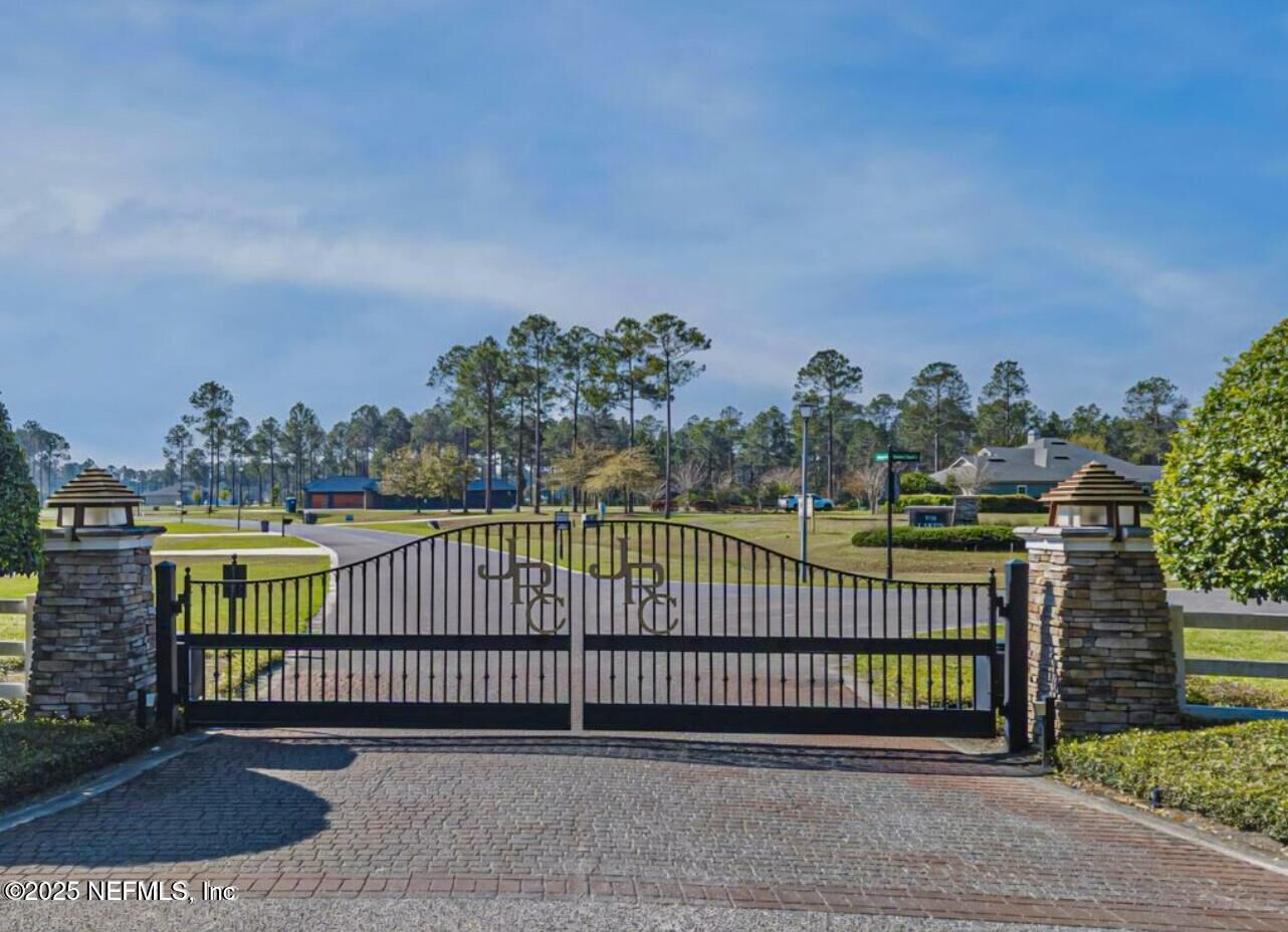 Property Photo:  10936 Paddington Way  FL 32219 