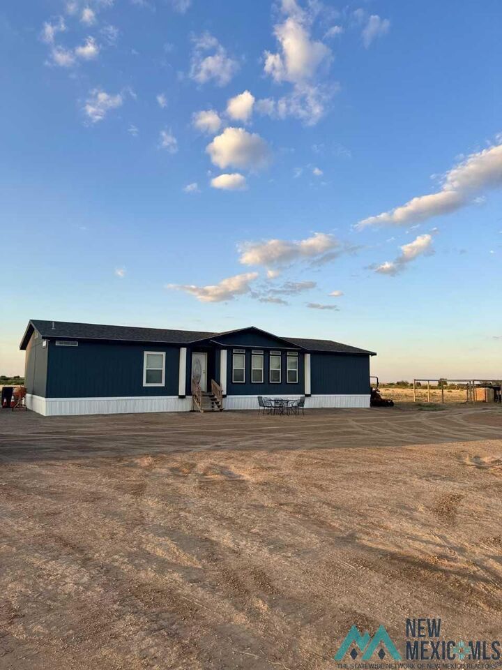 Property Photo: 58 Landreth Avenue NM 88250